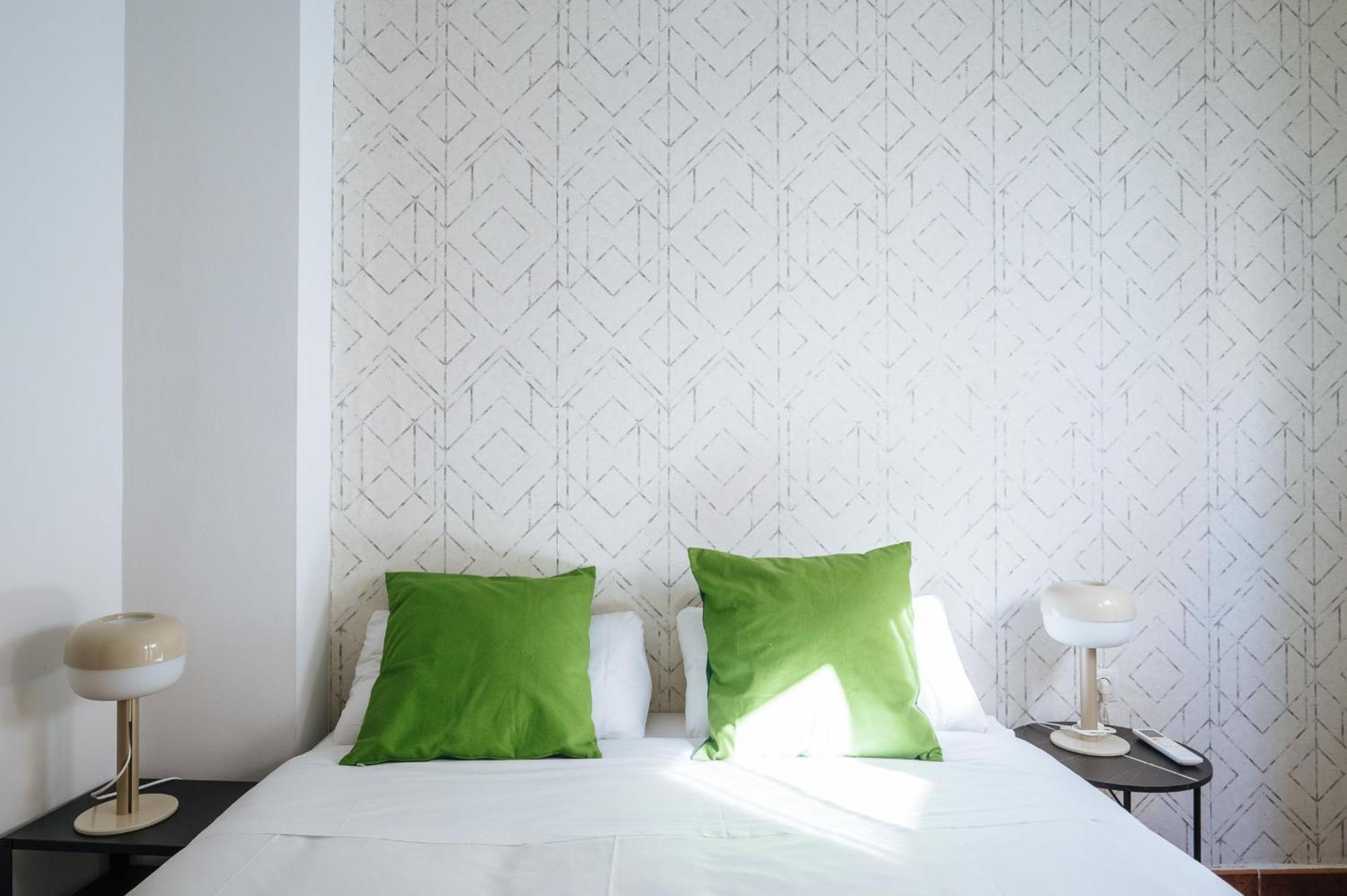 Homeyseville-lovely Duplex At Santa Cruz 10 Pax, Parking Optional Appartamento Siviglia